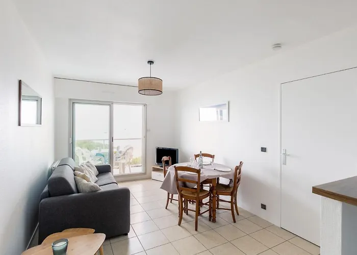 Апартаменти Claire-2 By Interhome